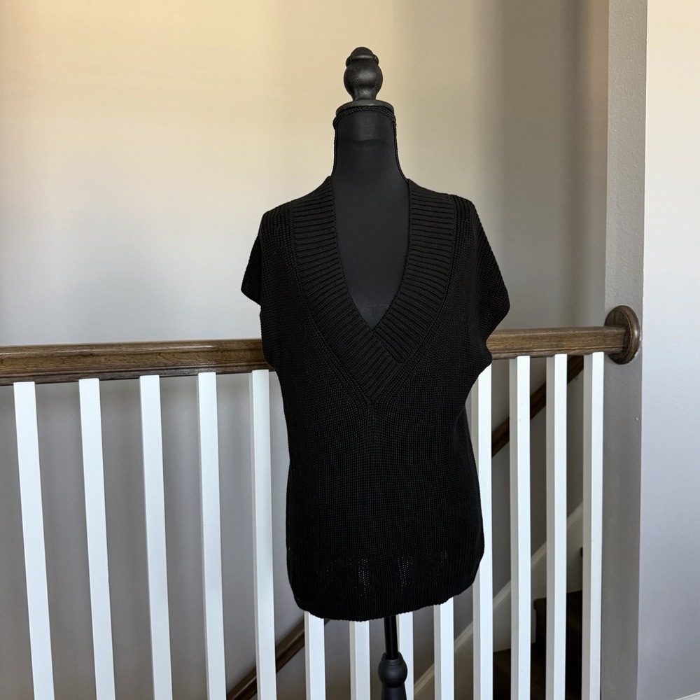 Evereve Womens Sz M Black Oversize Sweater Vest V Neck Preppy Academia Fisherman